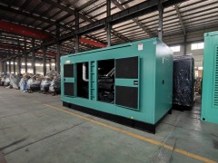 500千瓦玉柴低噪音柴油發電機組裝車發貨