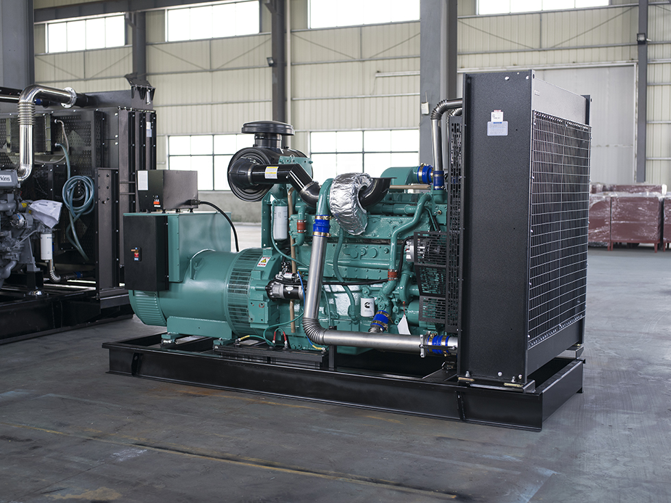 KTAA19-G6A重慶康明斯動(dòng)力配套600KW柴油發(fā)電機(jī)組報(bào)價(jià)